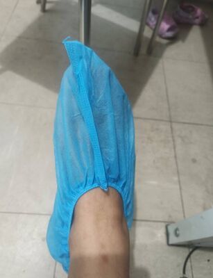 Good price Disposable Non-woven Shoe Covers Hospital Grade Skid-resistant Tread online