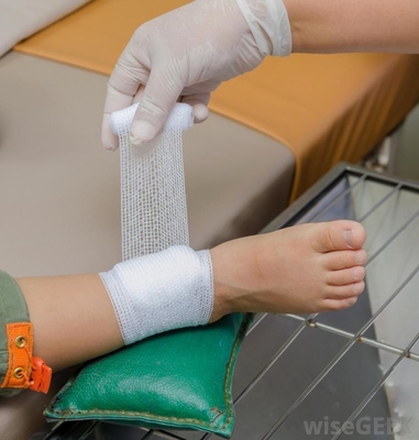 Good price Gauze Roll Medical 100% Cotton Dressing Gauze and Bandage Roll ISO Approved Sterile online